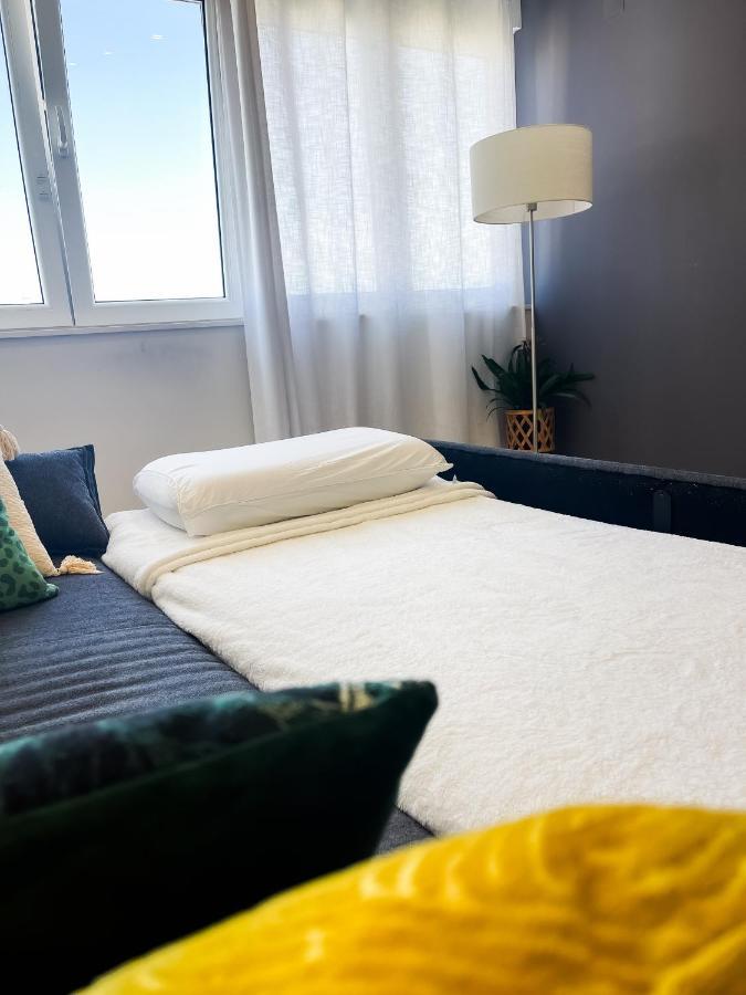 Airport Lisbon Guest House ภายนอก รูปภาพ